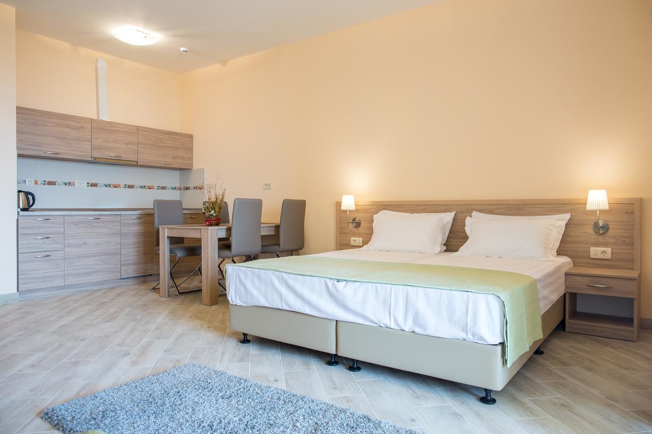ApartHotel Belvedere Residence Becici Budva Szoba fotó