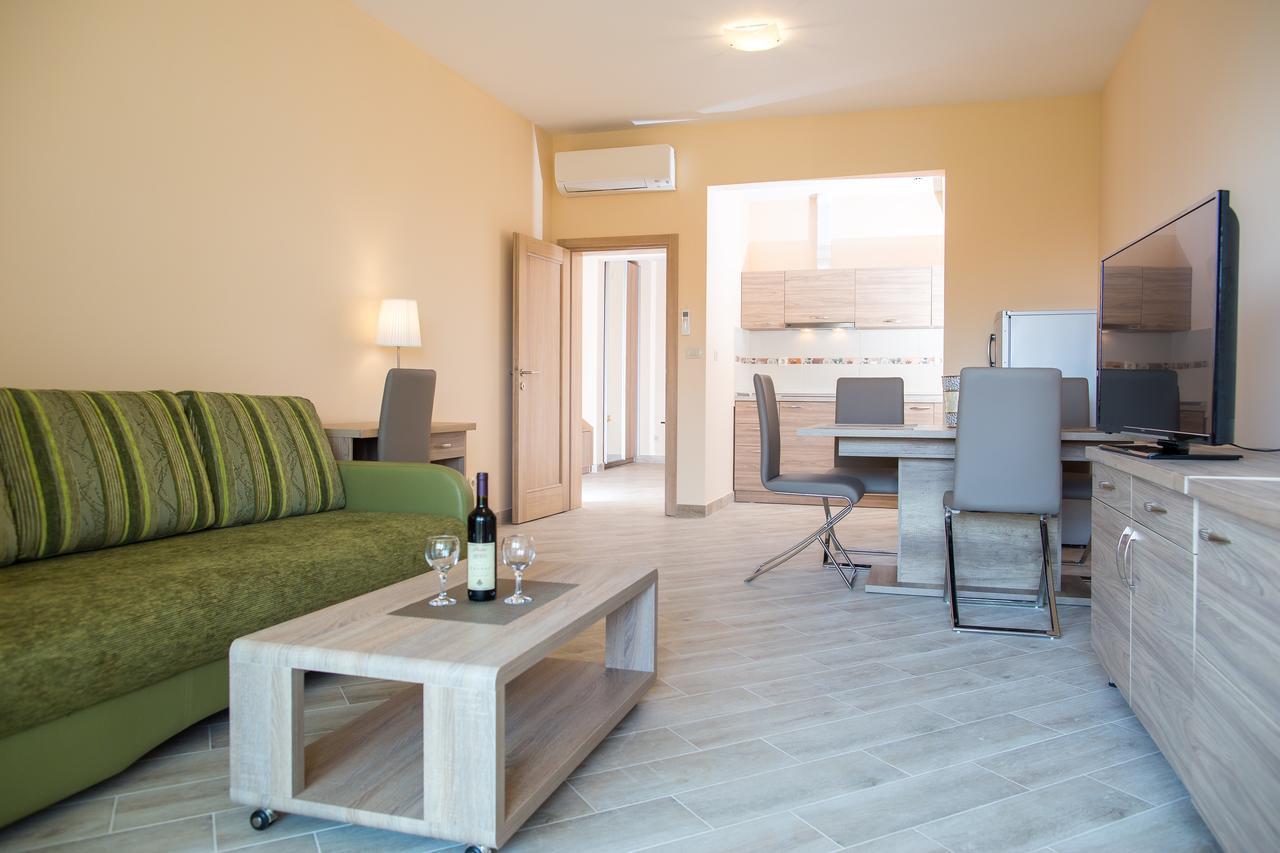 ApartHotel Belvedere Residence Becici Budva Szoba fotó